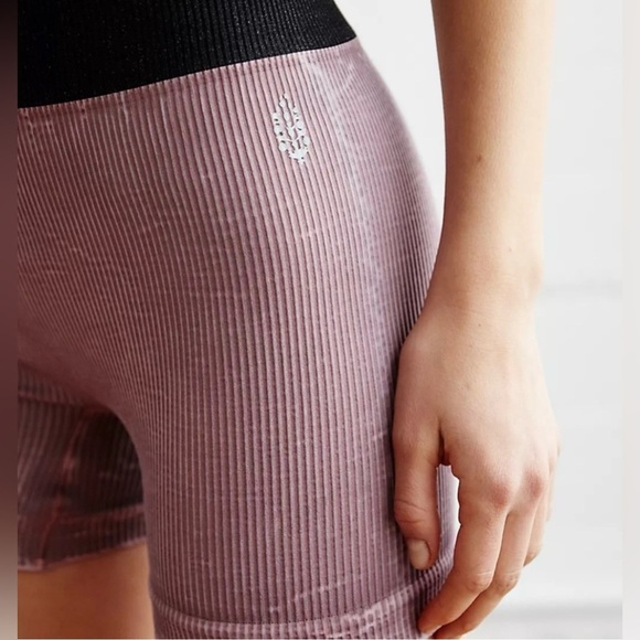 NWOT Free People Movement Prajna Shorts M/L in Cindered Umber New - Picture 3 of 5